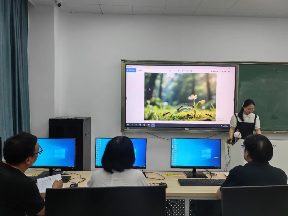 定格生命细微之美 ——重庆人文科技学院第六届校园摄影大赛圆满落幕